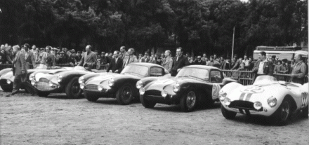 Nr.21. Ian Stewart i Graham Whitehead – Aston Martin DB3S coupe, nr.22. Carroll Shelby i Paul Frere – Aston Martin DB3S.